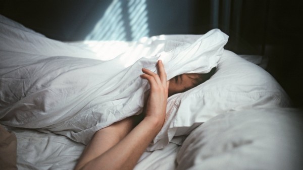 Kısa sürede uykuya dalmanın yolları nelerdir? Hemen uyumak için ne yapılmalı? İşte 1 dakikada uyuma yöntemleri